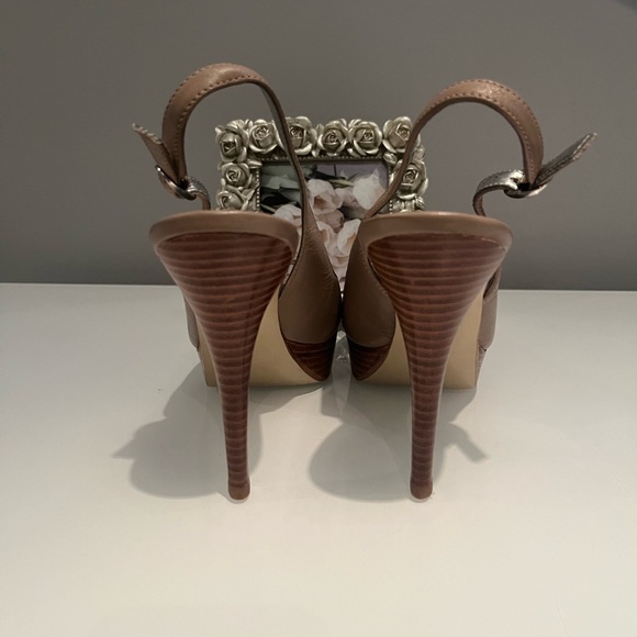 Heels - Picture 3 of 10